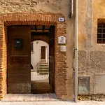 La Corte Del Podesta *