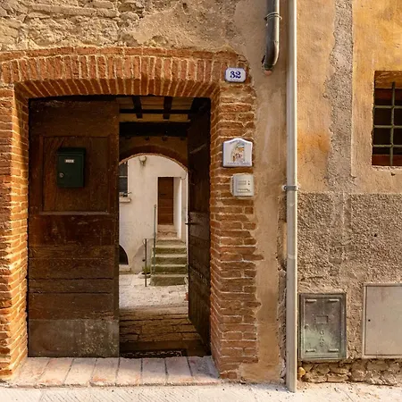 La Corte Del Podestà *
